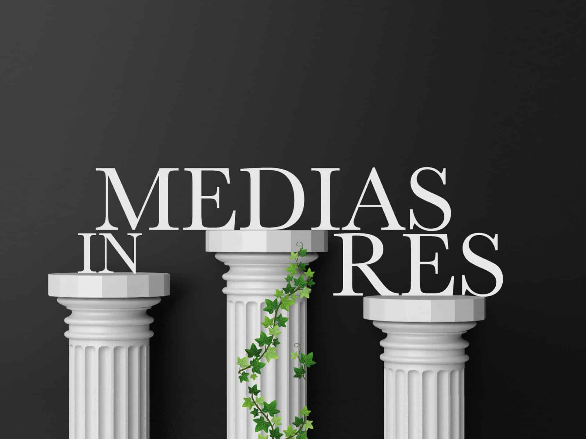 What Does In Medias Res Mean In English