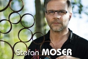 STEFAN MOSER "Un beso para despertar a la Reina"