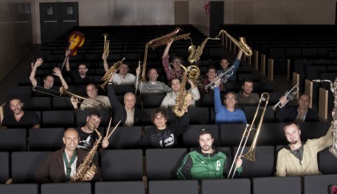 Imagen noticia - Arrecife de las Músicas arranca con la Gran Canaria Big Band reinterpretando a  José Antonio Ramos 