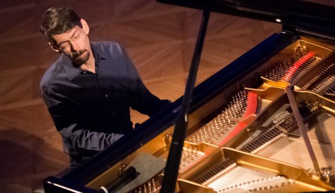 Imagen noticia - Fred Hersch y Juan Pérez Floristán encanbezan el cartel del III Festival Internacional ‘El Mundo en un Piano’